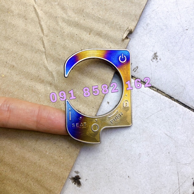 Miếng dán ổ khoá  Vario titan Smartkey - đồ chơi xe máy vario150