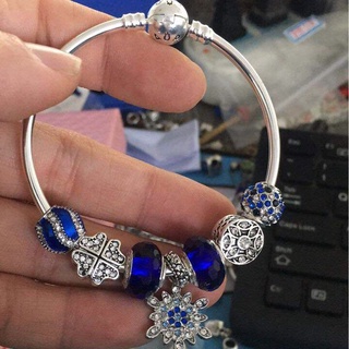 Charm hoa tuyết treo