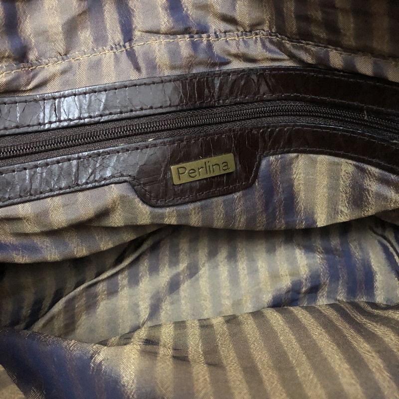 Túi xách si màu nâu hiệu Perlina