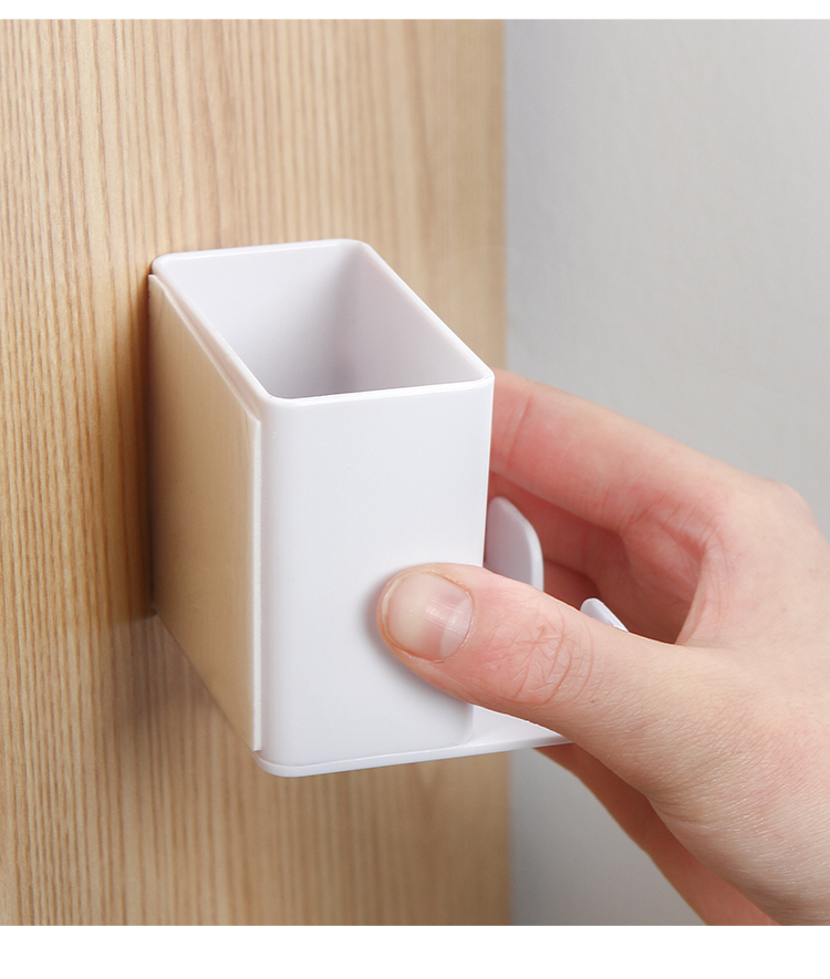 Giá Gắn Tường Đựng Điều Khiển Từ Xa Tiện Dụng