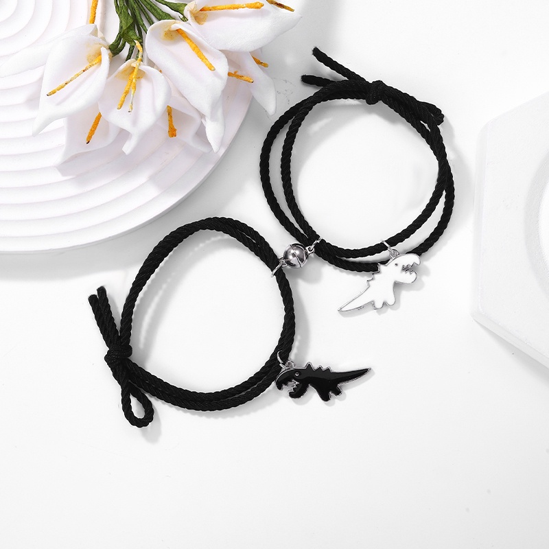 Vòng Đeo Tay Hình Khủng Long Hoạt Hình Bằng Kim Loại Hít Nam Châm Sáng Tạo Làm Quà Tặng Cho Bạn Gái/ Bạn Bè