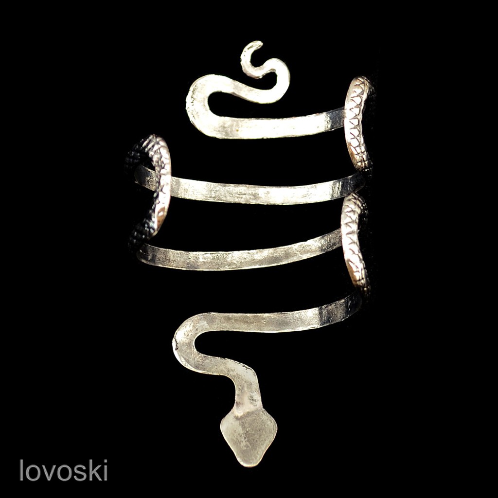 Vòng tay hở hình rắn độc đáo