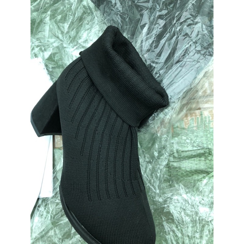 BỐT LEN CAO CỔ  BOOT LEN NỮ CỔ LỠ CHẤT LEN DÀY ÔM CHÂN VÂN SỌC B03