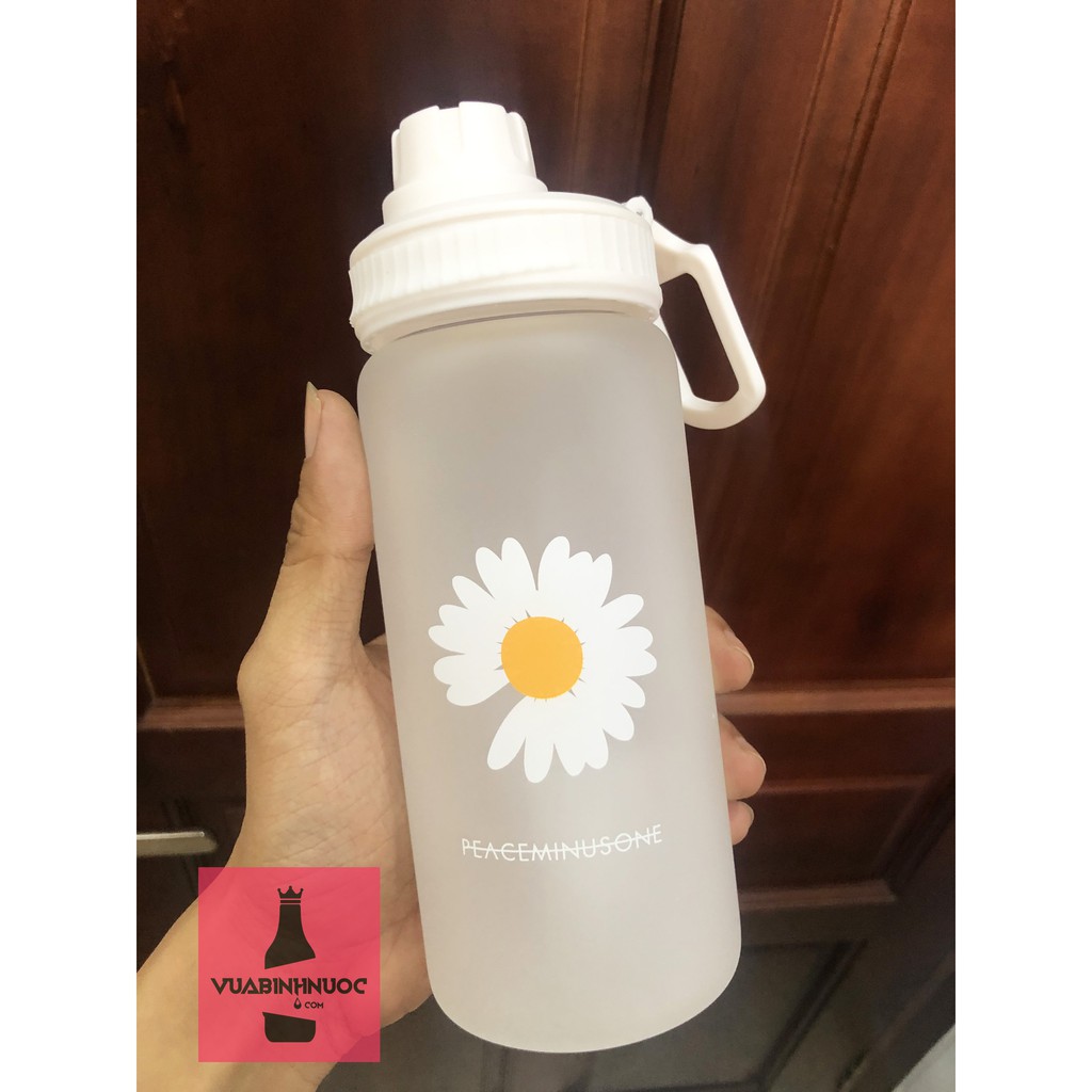 Chai bình thủy tinh Hoa Cúc 500ml + ống hút chuyên dụng