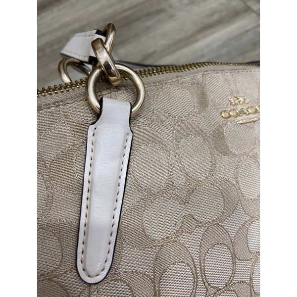 Túi si hiệu Coach