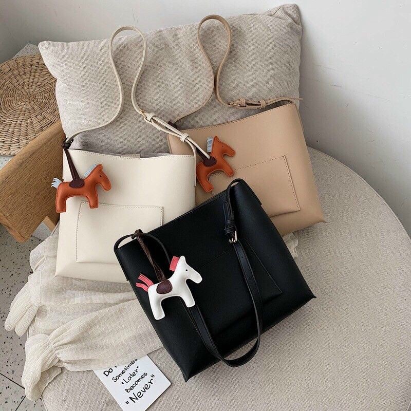 Túi tote 🌸Freeship🌸 Túi tote da mềm đi làm đi học tặng kèm ngựa siêu xinh