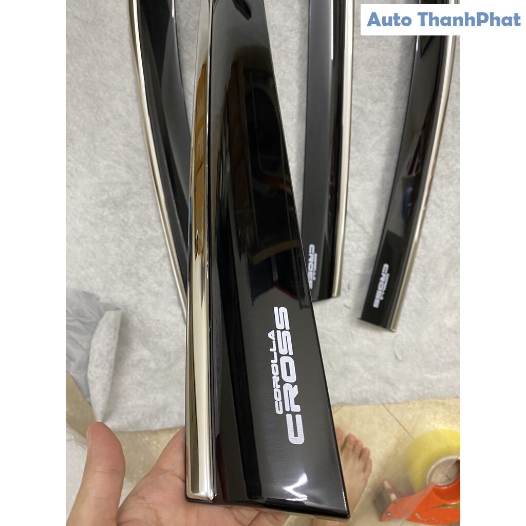 Vè Che Mưa Đen Viền Inox Thái Lan Toyota Cross 2020 2021 2022 2023 2024