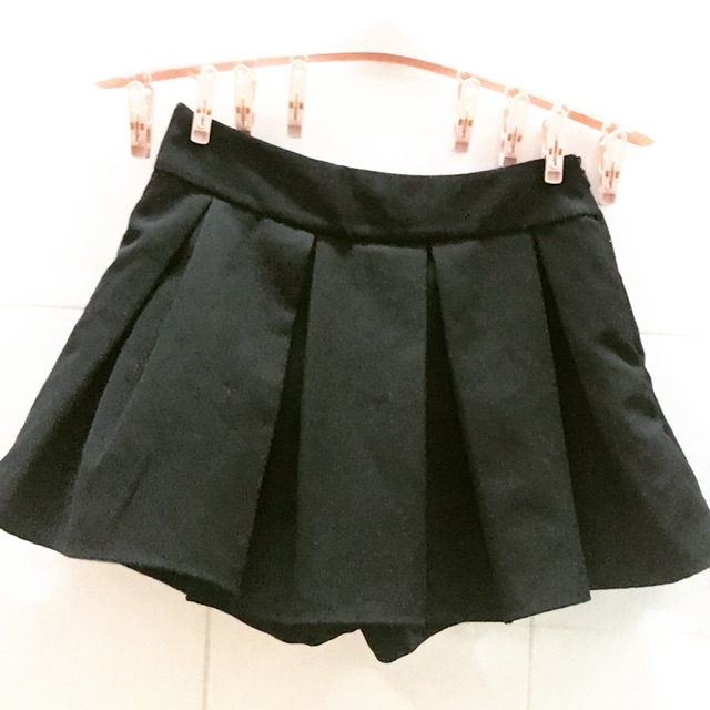 Quần váy xếp ly