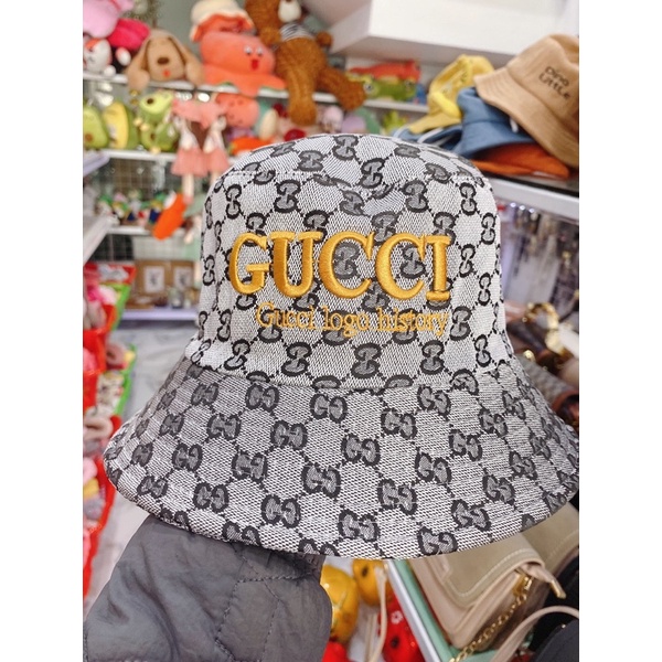 Mũ vành gucci