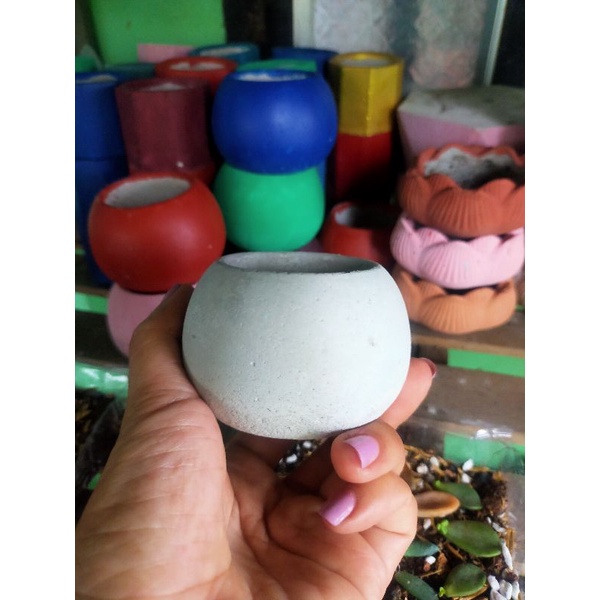 Chậu xi măng tròn bầu mini (xin đọc kỹ mô tả)