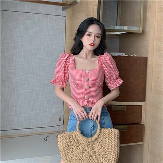 Áo croptop bánh bèo