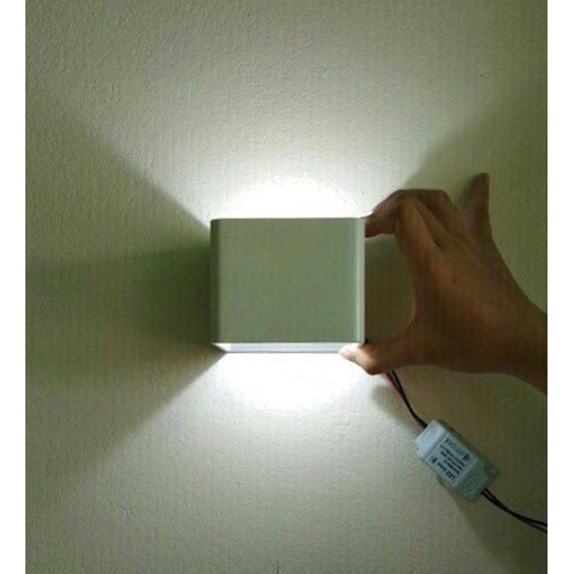 Đèn Tường Led Trang Trí Nội Thất RA17- Hắt Sáng 2 Đầu ánh Sáng Vàng - Kích Thước 10x10x8cm - Bảo Hành 2 Năm