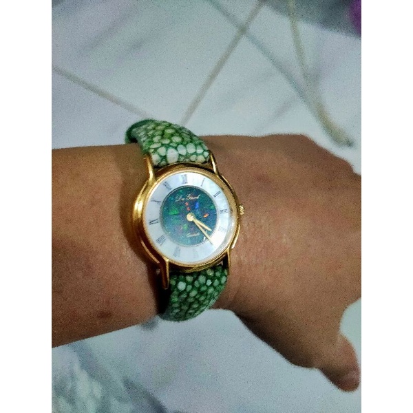 Đồng hồ nữ mặt đá opal khảm trai