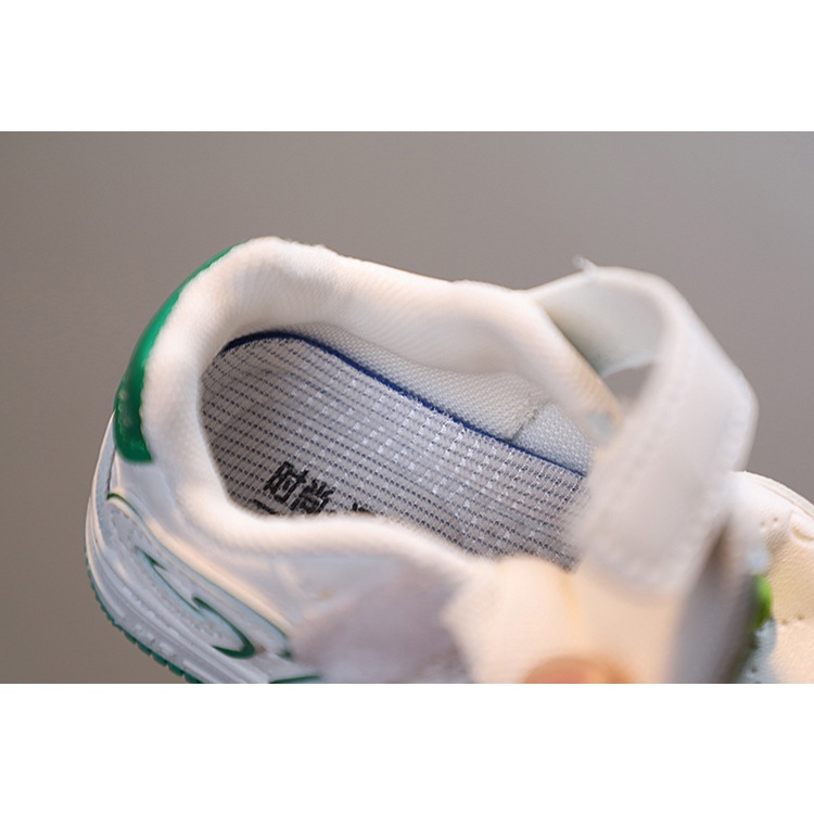 Giày tập đi, giày thể thao cho bé from chuẩn lên chân cực xinh hàng quảng châu.