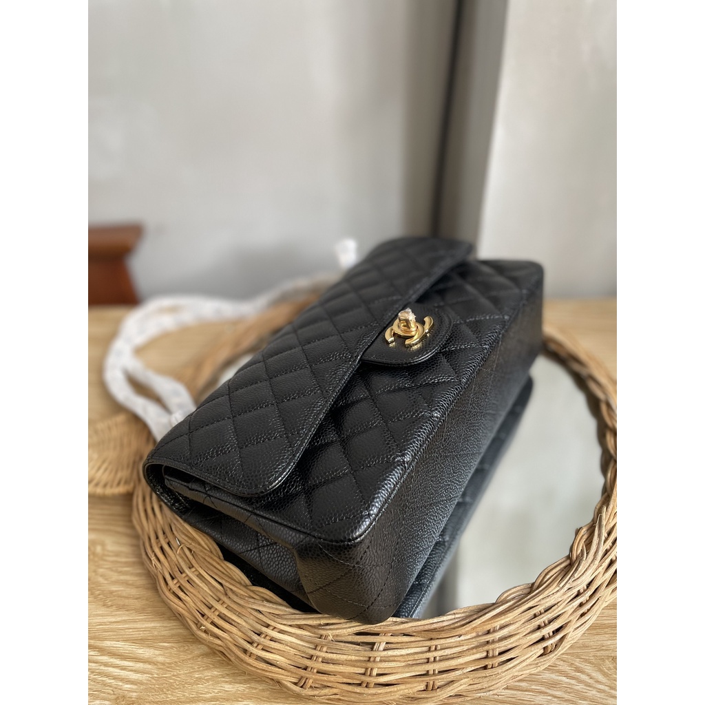 Túi Classic da hạt nắp gập khóa vàng màu đen size 26cm