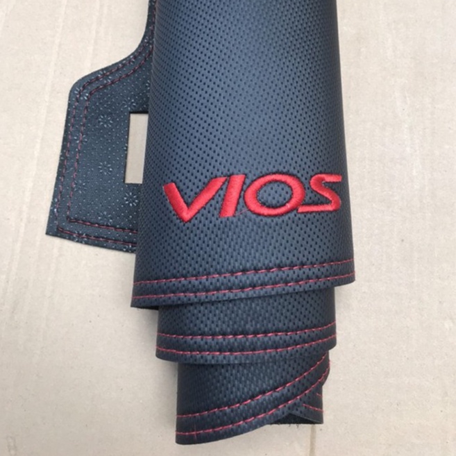 Thảm taplo Toyota Rush vân Cacbon 3 lớp cao cấp, chống nóng, bảo vệ ô tô hiệu quả