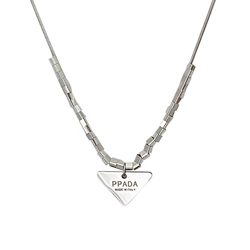 Vòng cổ Thép Titan Mặt Hình Tam Giác Phong Cách hip hop Thời Trang Mới