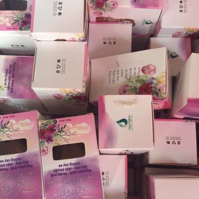 Tinh dầu treo xe oto