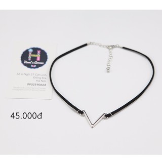 Choker chữ V bạc