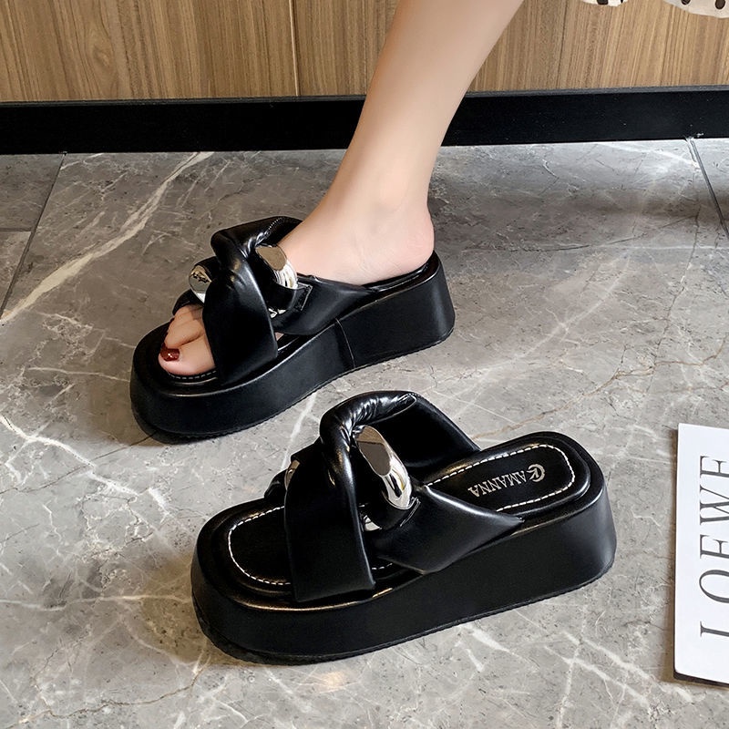 Dép Sandal Đế Dày Tăng Chiều Cao Phong Cách Mới Dễ Phối Đồ Thời Trang Xuân Hè