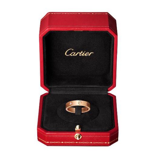Nhẫn Cưới Mạ Vàng Trắng 18K 3 Đính Đá Kim Cương
