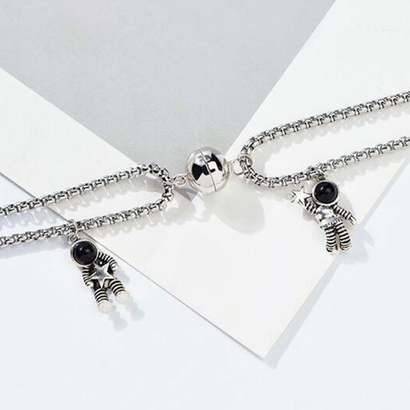 Set 2 vòng cổ Tình Bạn Mặt Hình Phi Hành Gia Dễ Thương