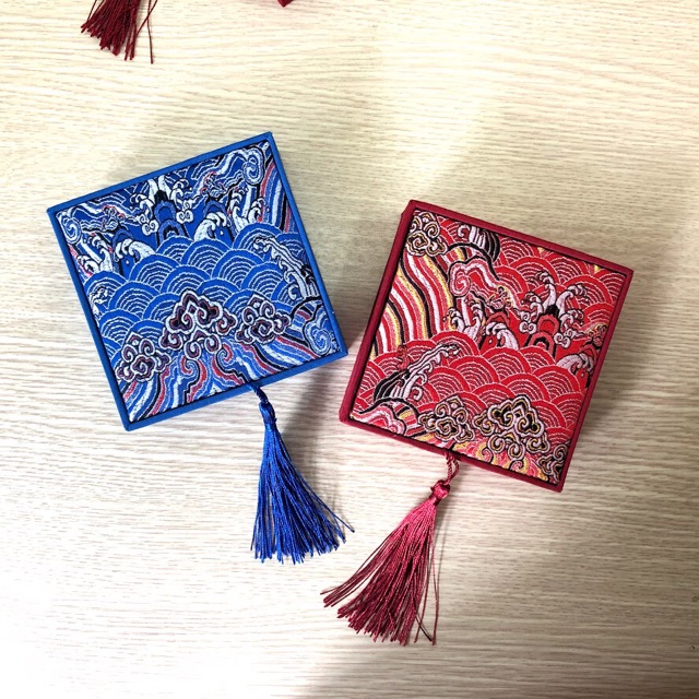 Combo 10 hộp gấm gỗ xanh thêu nổi đựng vòng phong thủy tphcm