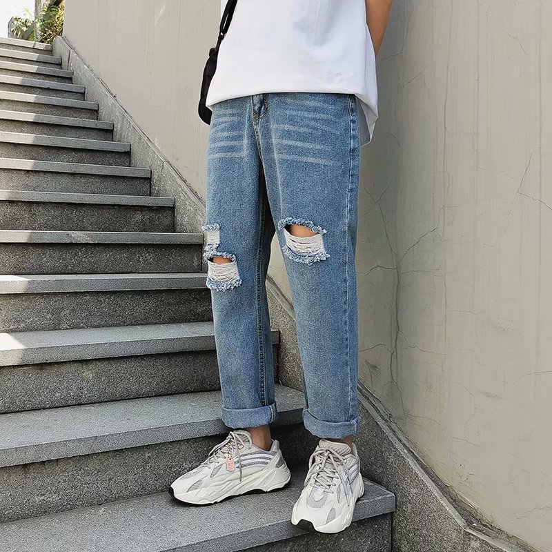 Fashionable Men's Loose Jeans