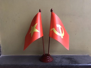 Cờ để bàn Đảng việt