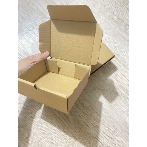 Hộp carton nắp gài 12x10x5cm