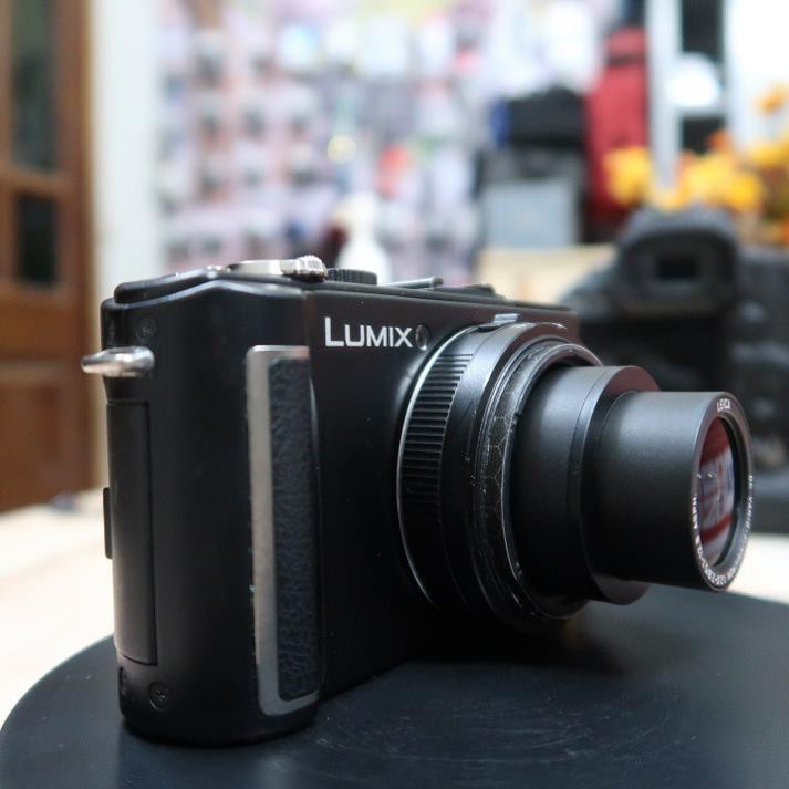 Máy ảnh Lumix LX3 dòng compact cao cấp