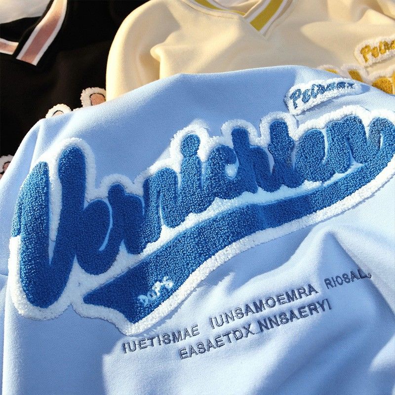 Áo thun Polo nữ cổ chữ V thêu chữ | BigBuy360 - bigbuy360.vn