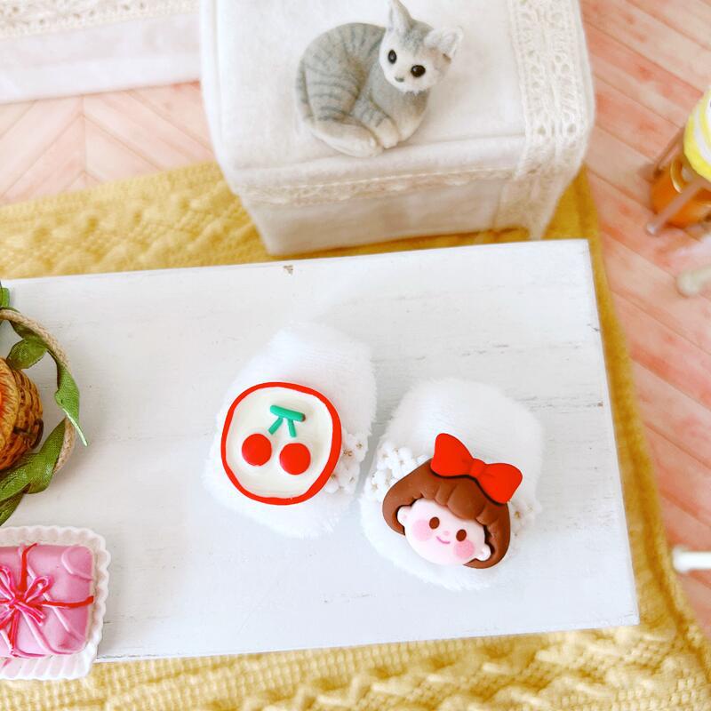 Giày Búp Bê Taeyeon Yuri Seo Hyun Junkook Jimin Jin V SUGA Hoạt Hình 20cm Làm Quà Tặng Cho Bé Gái