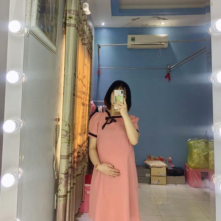 Đầm bầu ngắn tay cổ nơ lệch M016 chất cát hàn thời trang thiết kế Mom and Baby