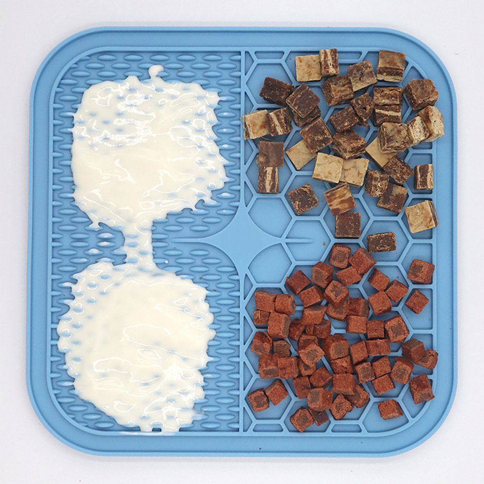 Pet Lick Pad Slower Feeder Pad Cats Dog Mat Feeding Cats Dogs Licking Mat