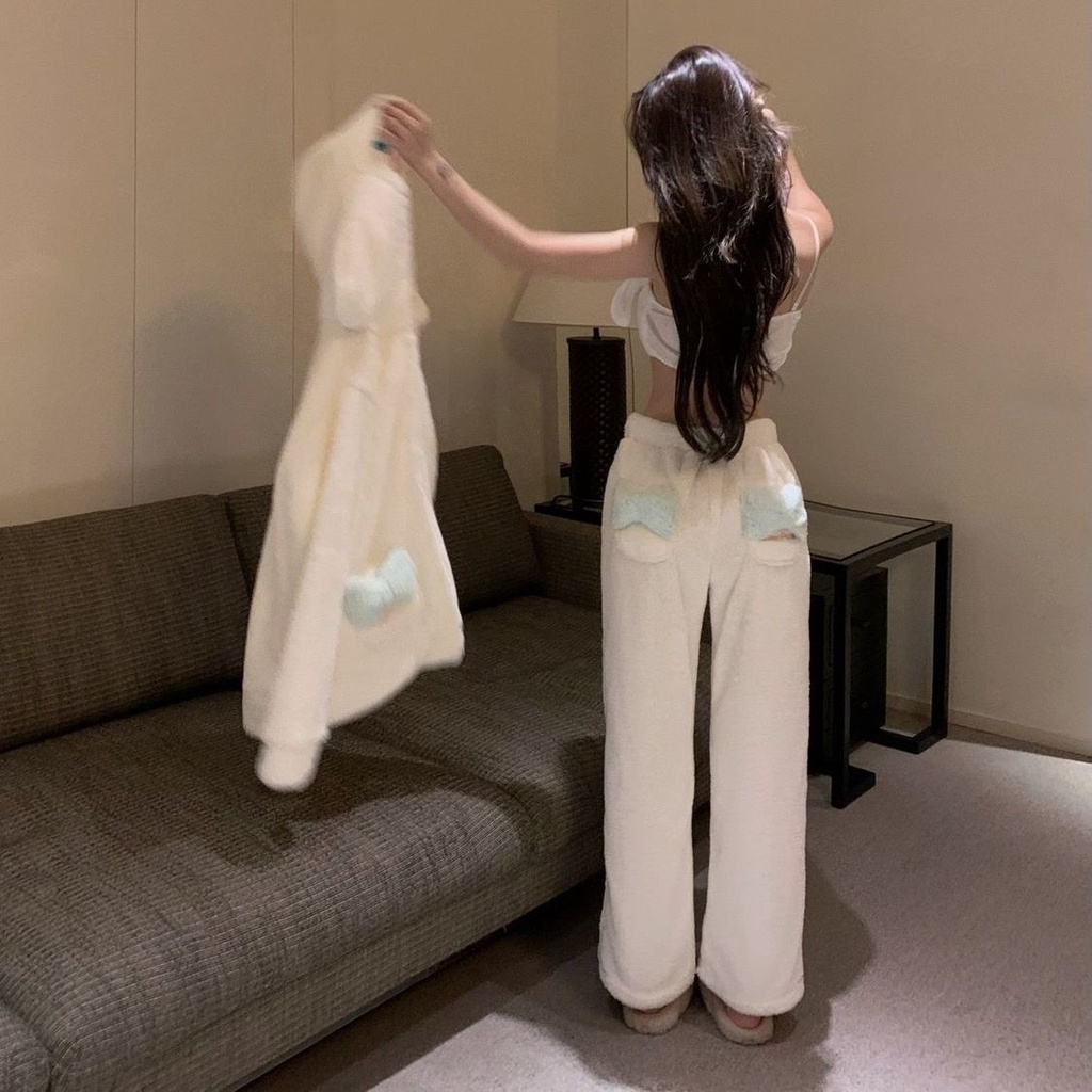 Winter 2022 Pajamas Set Includes Thick Coral Tubular Fleece Jacket And Cute Shorts