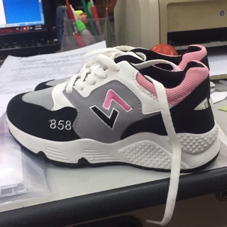 Giày thể thao size 36