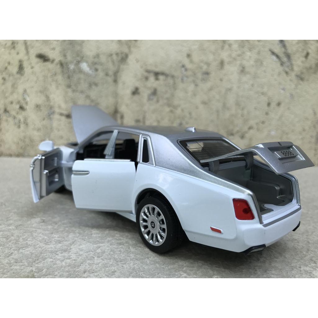 Mô hình xe Ô tô Rolls-Royce Phantom  - 1:32