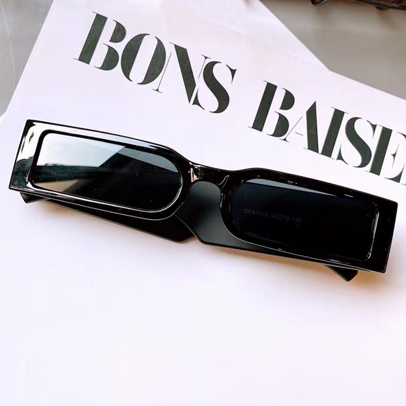 Kính mát gọng đen phong cách cổ điển cho nam nữ