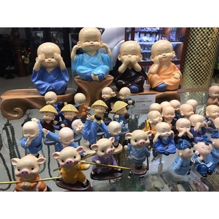 Tượng chú tiểu đánh võ .