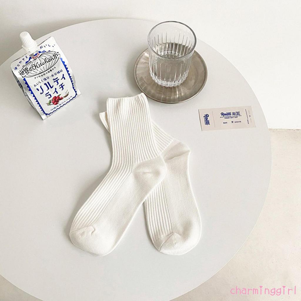 Vớ ống lửng màu sắc xinh xắn dành cho nữ