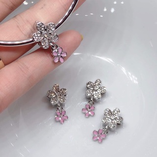 Charm hoa mix vòng tay