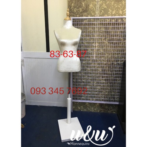 Manocanh bán thân nữ chân gỗ