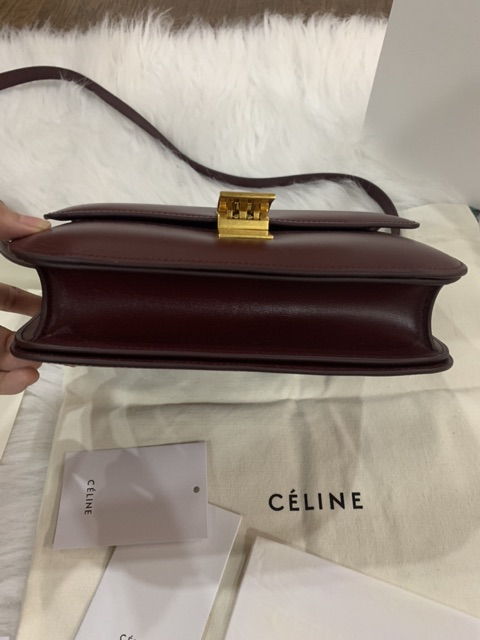 Túi Celine Box bag màu đỏ đô Burgandy cỡ tiêu chuẩn medium hộp nam châm full thẻ túi vải. Có sẵn Hà Nội