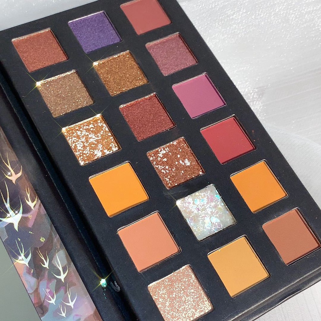 [Hàng mới về] Bảng phấn mắt với 18 màu sắc long lanh phong cách cổ điển