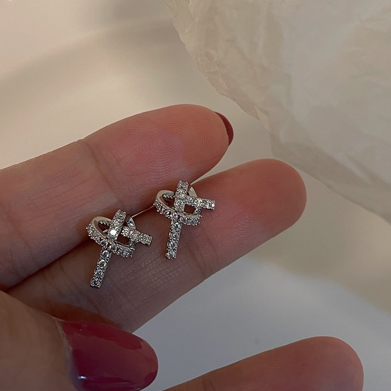 Bông Tai Mạ Bạc Hình Hoa tulip Đính Ngọc Trai Không Đối Xứng Thời Trang Hàn Quốc Cho Nữ