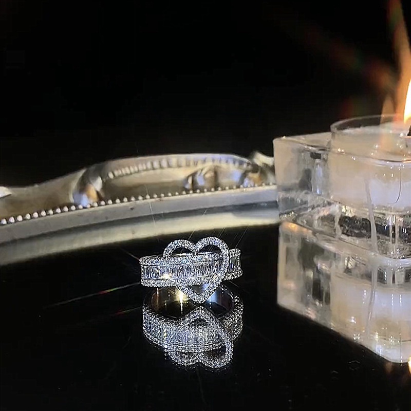 Nhẫn Mặt Trái Tim Đính Đá Zircon Sang Trọng Cao Cấp