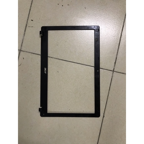 Thay vỏ (B) laptop Acer E1-571