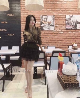 Chân váy ren tầng ngắn