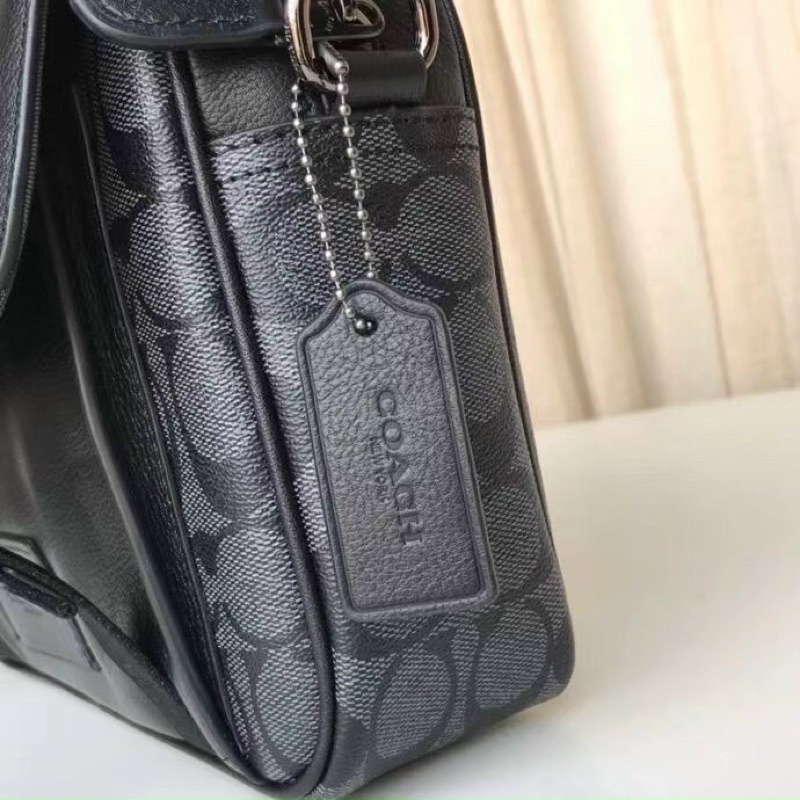 TÚI ĐEO CHÉO COACH TRACK